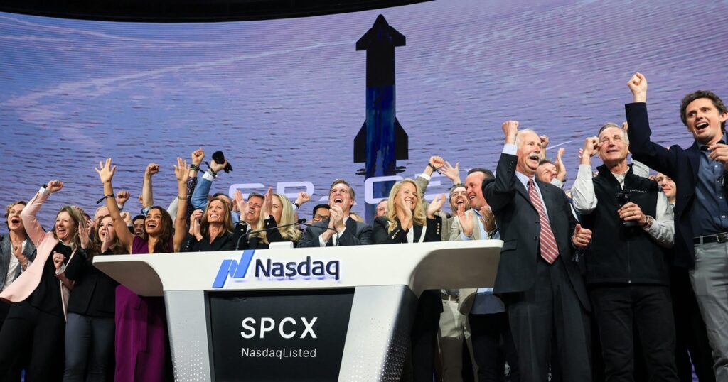 SpaceX stock extends 3-day slide to 27% as the company raises debt to fund Elon Musk's cosmic ambitions